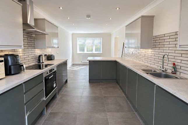 39, Saxville Road, Orpington photo 2