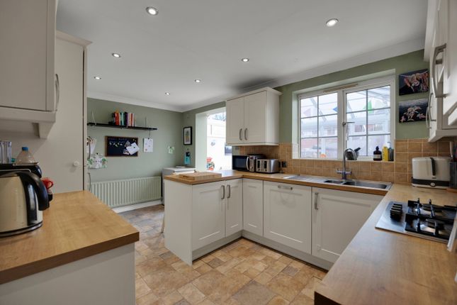 9, Holly Heath Close, Sandbach photo 4