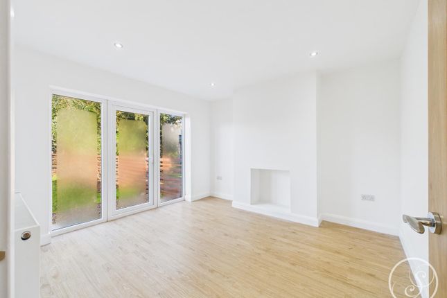 7, Moor Allerton Crescent, Leeds photo 4