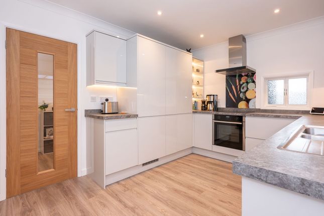 71 Clifton Park, Cromer photo 2