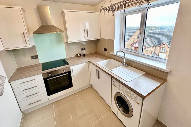2 Cotswold Close, Newport photo 3