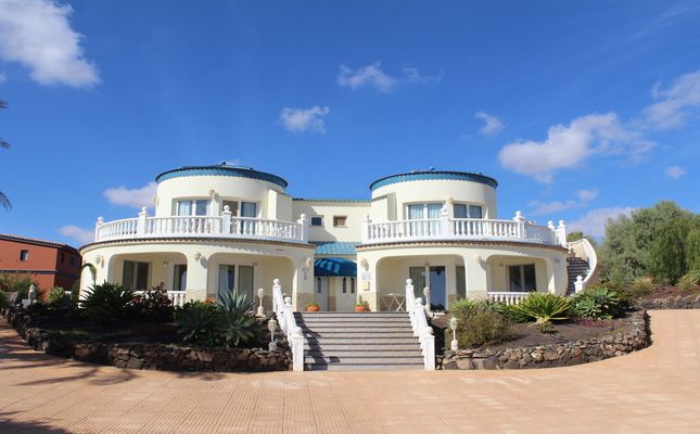 6 bed villa for sale in Parque Holandes, Fuerteventura, Spain - Zoopla