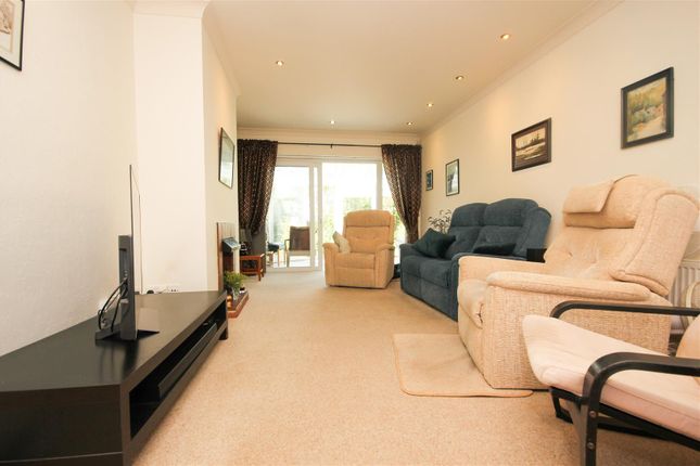65, Meadow View, Rushden photo 3