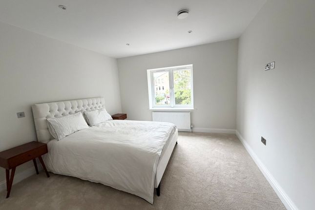 Low Noon - New Home,, Burpham Lane, Surrey photo 4