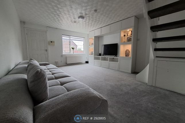 Farringdon Drive, Radcliffe, Manchester photo 2