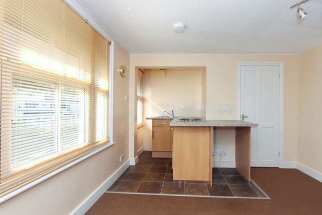 68b, Western Road, Tring photo 3