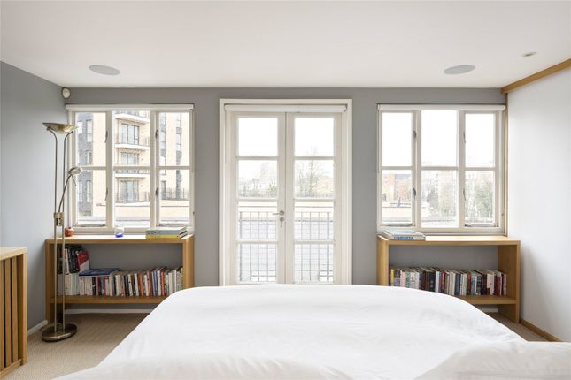 Flat to rent in Old Library, Battersea High Street, London