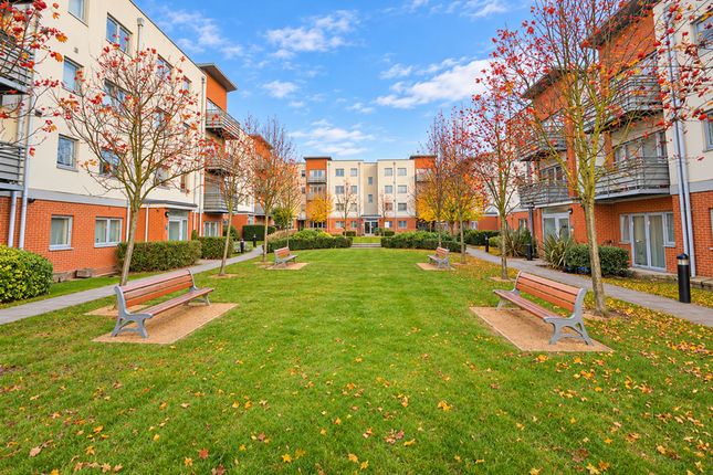 Flat 102, Cannock Court, London photo 4