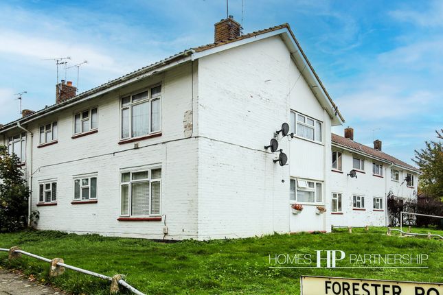 Thumbnail Flat to rent in Forester Road, Crawley