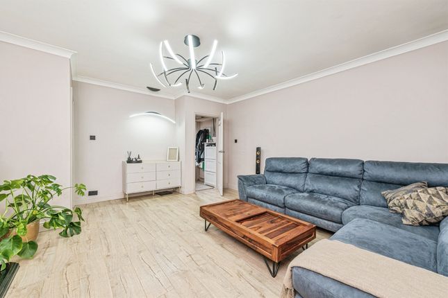 51, Dodworth Drive, WAKEFIELD photo 3