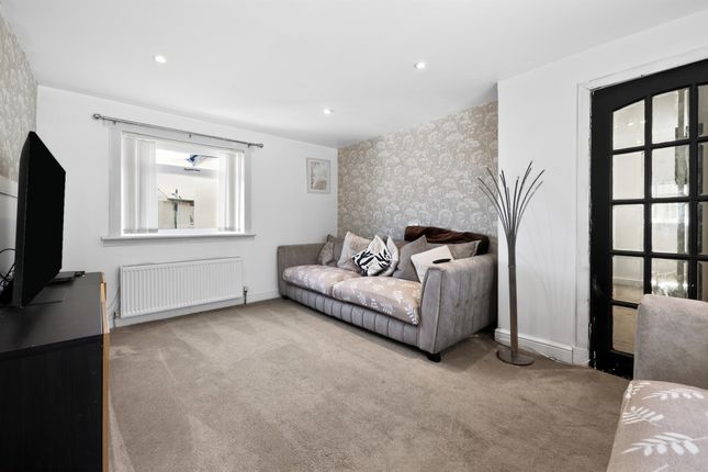 176, Wren Road, Greenock photo 4