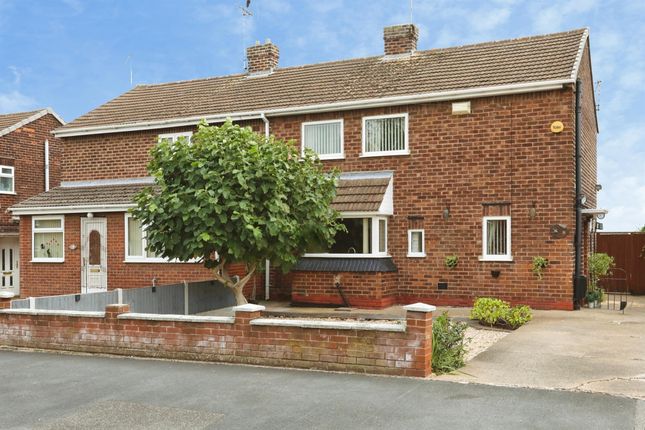 3-bed semi-detached on 33, Rogers Avenue, Worksop, £140,000