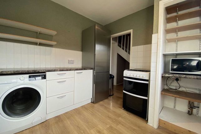 Flat to rent in High Street, Kings Langley