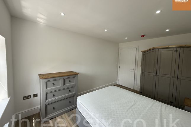 Flat 1, 72 Great Hampton Street, Birmingham photo 4