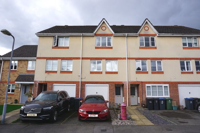 Thumbnail Town house for sale in Padley Close, Chessington