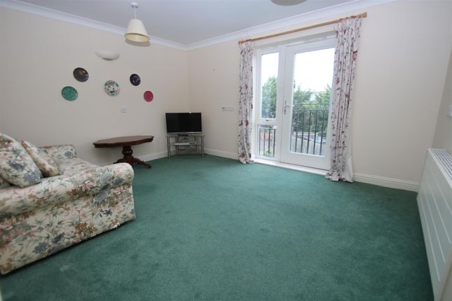 21, Florence Court, Trowbridge photo 3