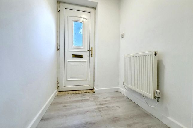 28, Milton Grove, Durham photo 4