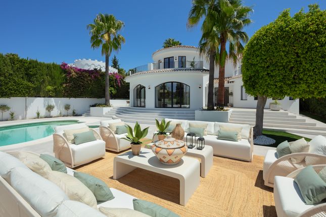 Thumbnail Villa for sale in Nueva Andalucia, Marbella, Andalusia, Spain