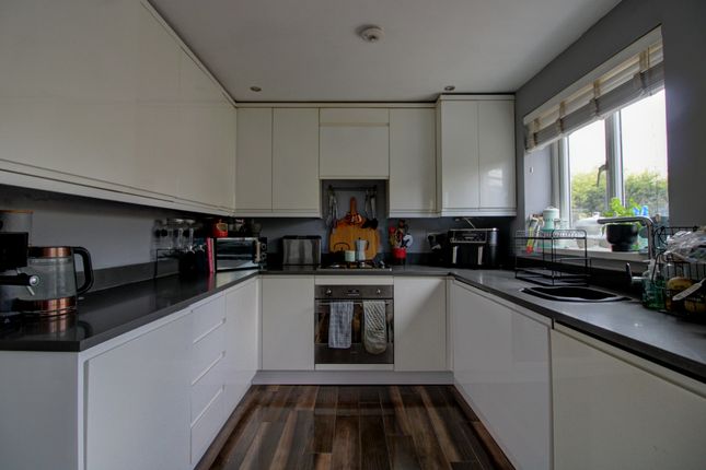 6, Orchard Place, Barnsley photo 2
