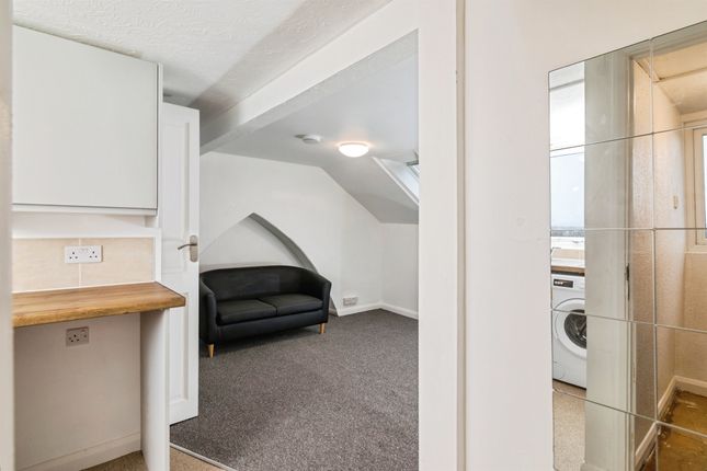 Flat 8, 39, Milton Road East, Lowestoft photo 2