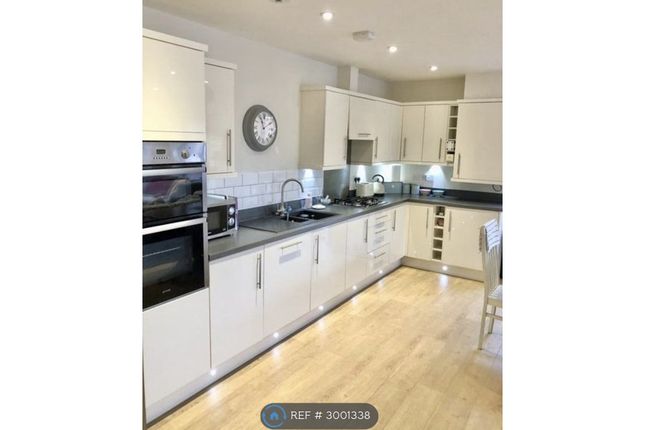 Flat, Princess Road East, Leicester photo 3