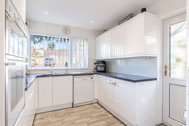 16 Oakland Drive, Dereham photo 2