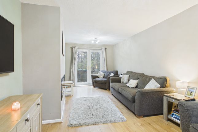 13, Danwood Close, Manchester photo 3