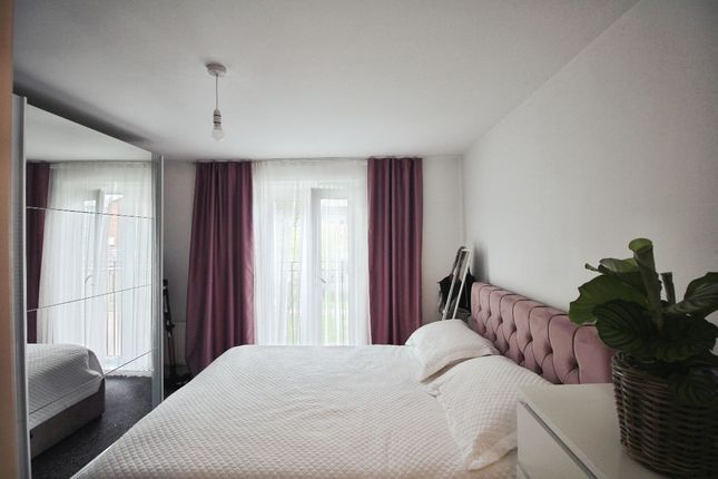 Flat 14, Woodville Court, London photo 4