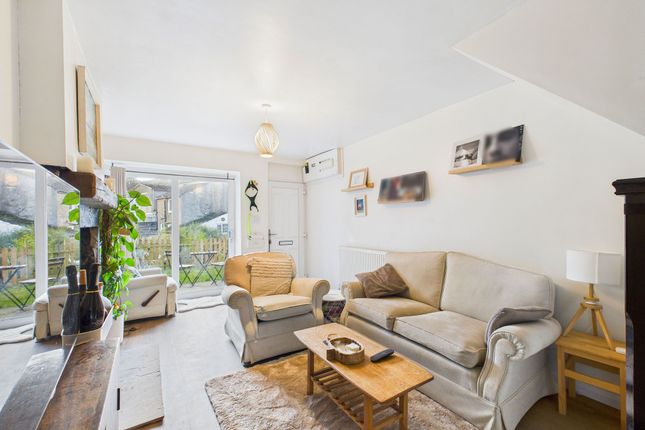 6 Melbourne Terrace, Workington photo 3