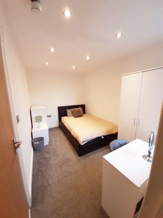Thumbnail Room to rent in Princes Avenue, Watford