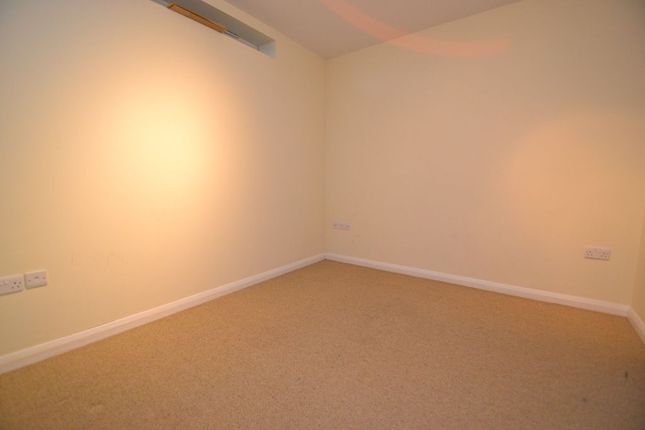 11A, Hay Croft, Thackley photo 4
