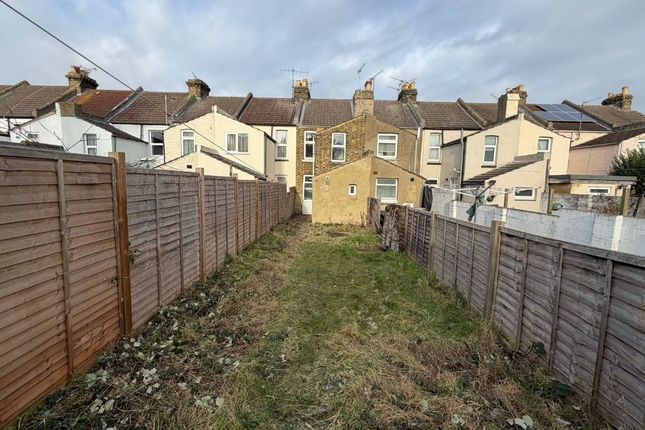 17, Regent Road, Gillingham photo 4