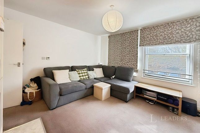 Flat 3, Eclipse House, 26, West Hill, Surrey photo 2