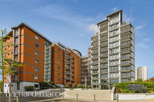 Thumbnail Flat for sale in Holland Gardens, Brentford