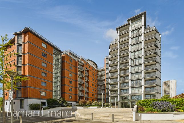 Flat for sale in Holland Gardens, Brentford