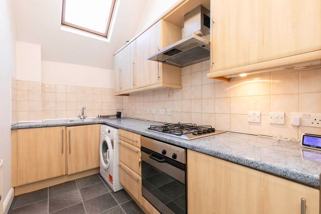 Flat 5, 270 Willesden Lane, London photo 4