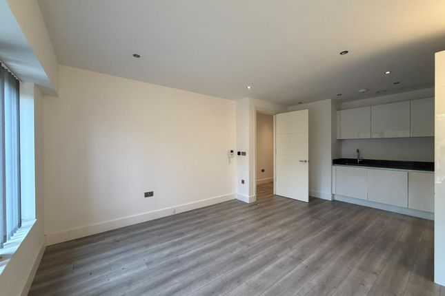 Flat 7, Leat House, Newbury photo 4