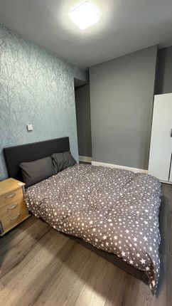 Shared accommodation to rent in Eswyn Road, London