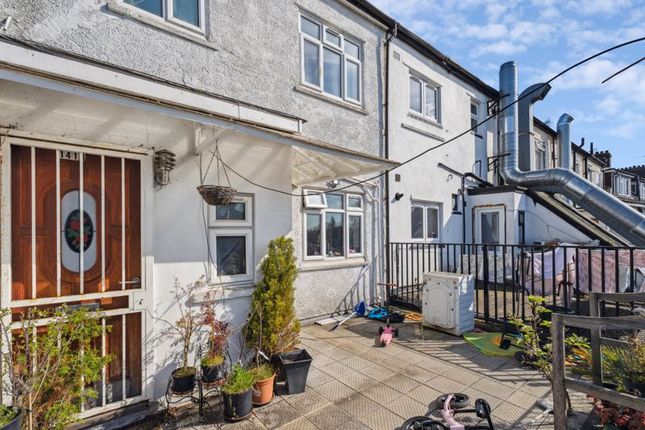 1-bed flat on 141a, Greenford Road, Harrow, £179,000