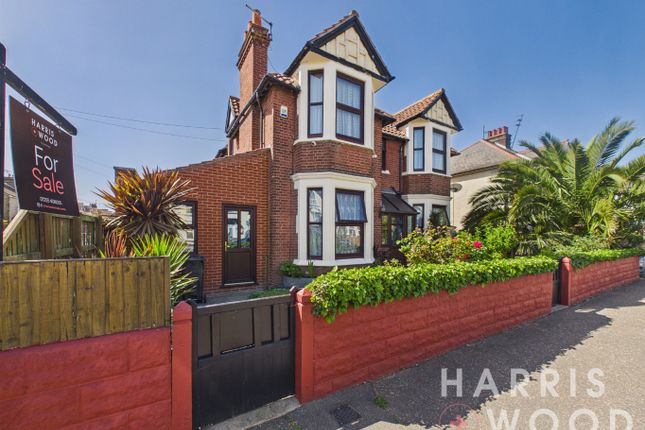 37 Wellesley Road, Clacton-On-Sea, Essex photo 4