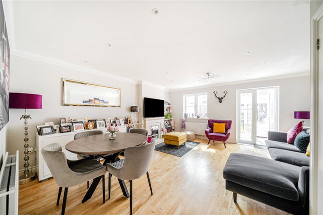 8, Elmbridge Lane, Woking photo 4
