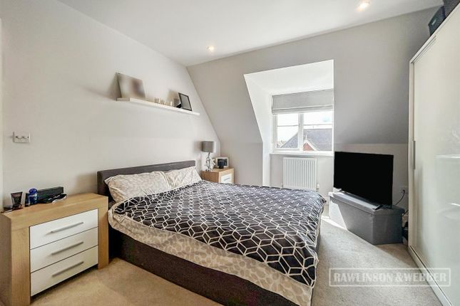 Flat for sale in Pavilion Place, Hurst Lane, East Molesey