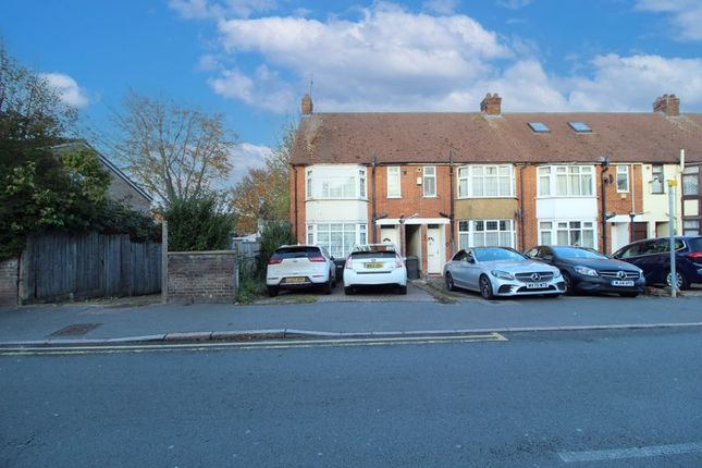 End terrace house for sale in Trinity Road, Luton