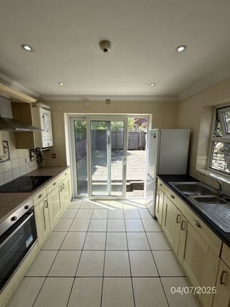 7 Bedroom Terraced For Rent