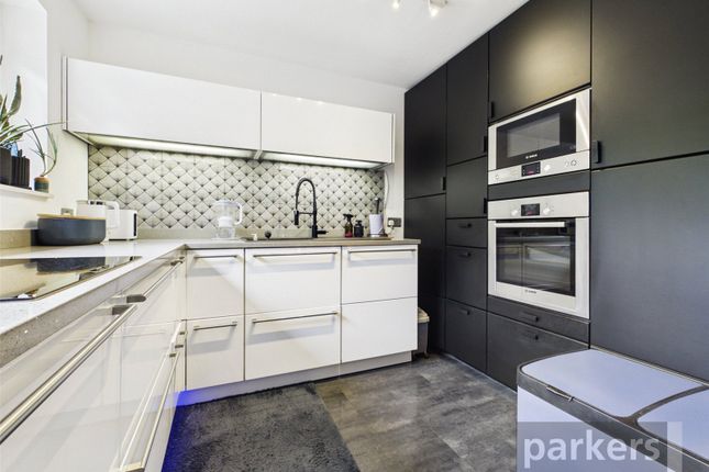 52A,, Shakespeare Road, Witney photo 4