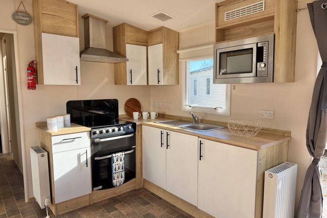 2-bed caravan on Holsworthy, £34,995