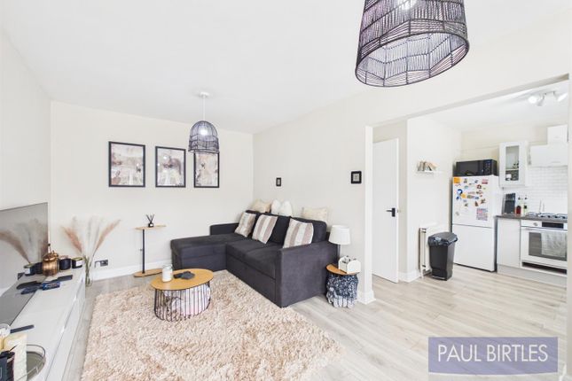 19 Legwood Court, Flixton Road, Manchester photo 3