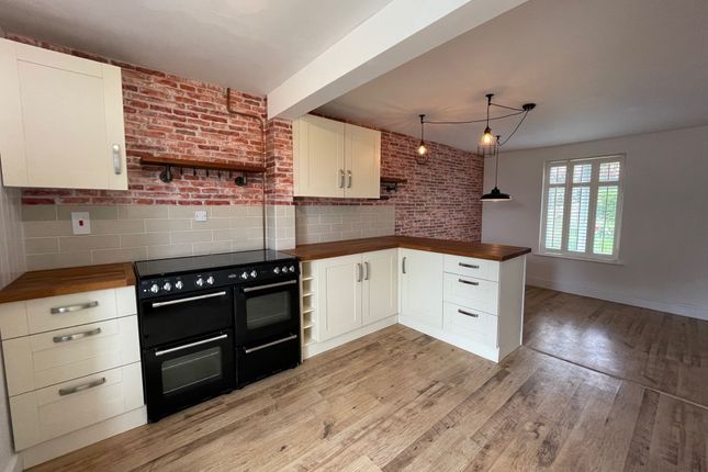 Terraced house to rent in Ladbroke Road, Bishops Itchington, Southam
