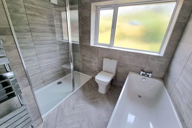 35 Heol Pandy, Bridgend photo 3