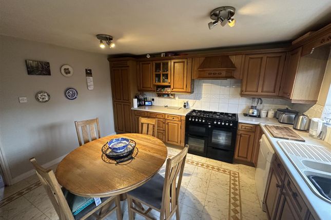 34, Turnbull Road, Lichfield photo 3